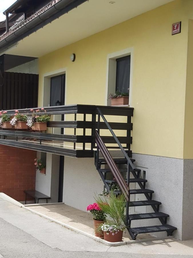 Apartma Arnez Μπλεντ Εξωτερικό φωτογραφία